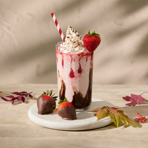 https://davincigourmet.com/cdn/shop/articles/20241008165603-kerry_fall-20seasonal_photoshoot_2024_chocolate-20covered-20strawberry_100.png?v=1729023440